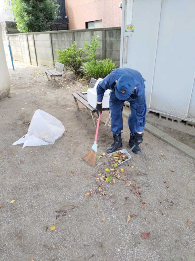 公園清掃の様子